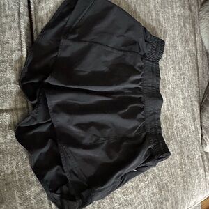 Lululemon high rise hotty hot short
